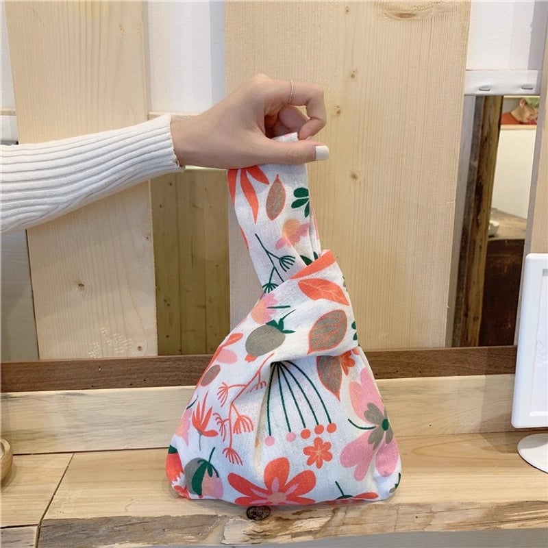 Women's Small Canvas Cartoon Bear Cat Vacation Open Handbag