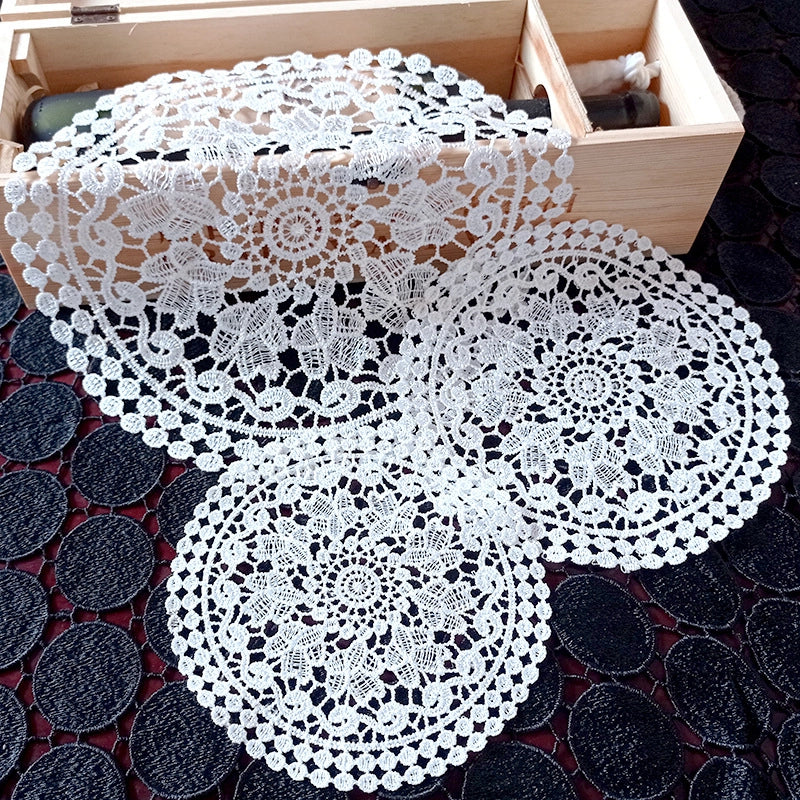 Minimalist Flower Polyester Tablecloths Artificial Decorations