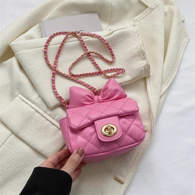 Women's Small All Seasons Pu Leather Solid Color Classic Style Square Lock Clasp Shoulder Bag