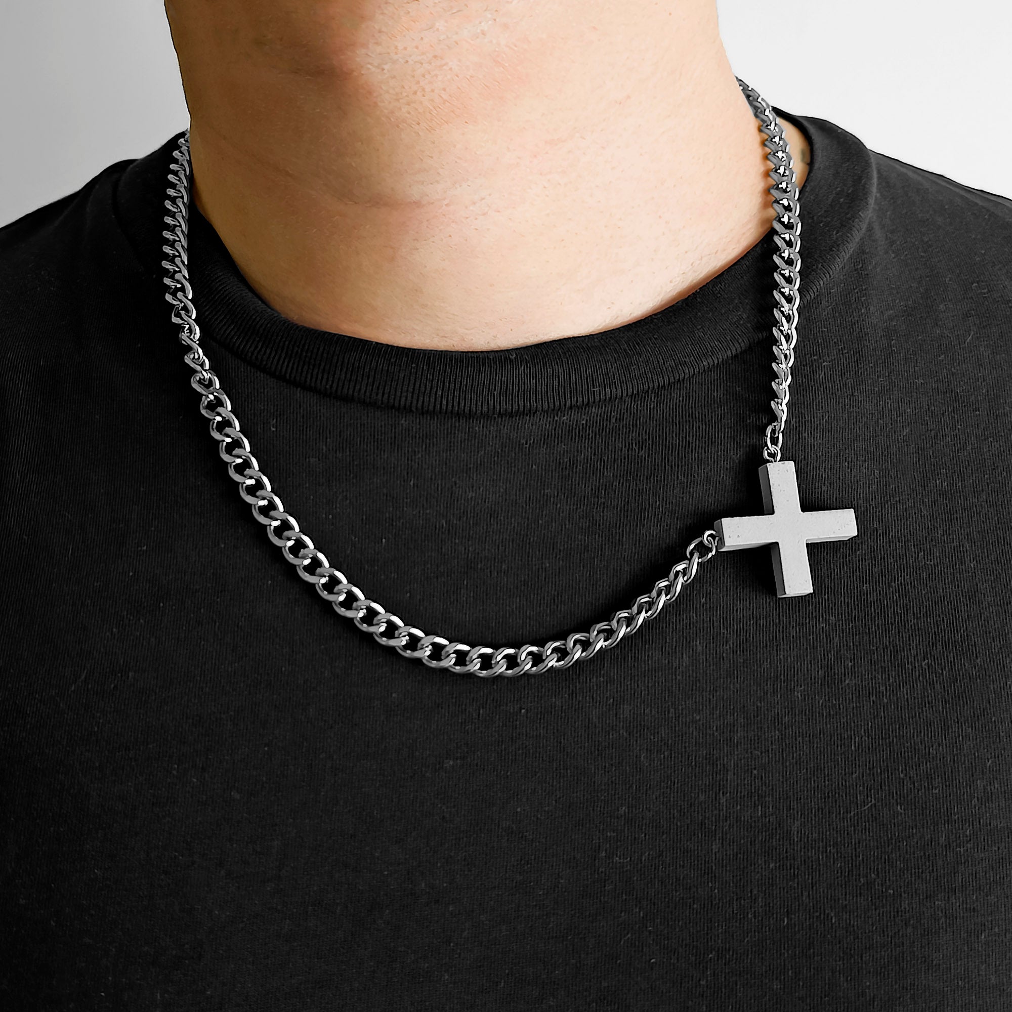 THE X NECKLACE