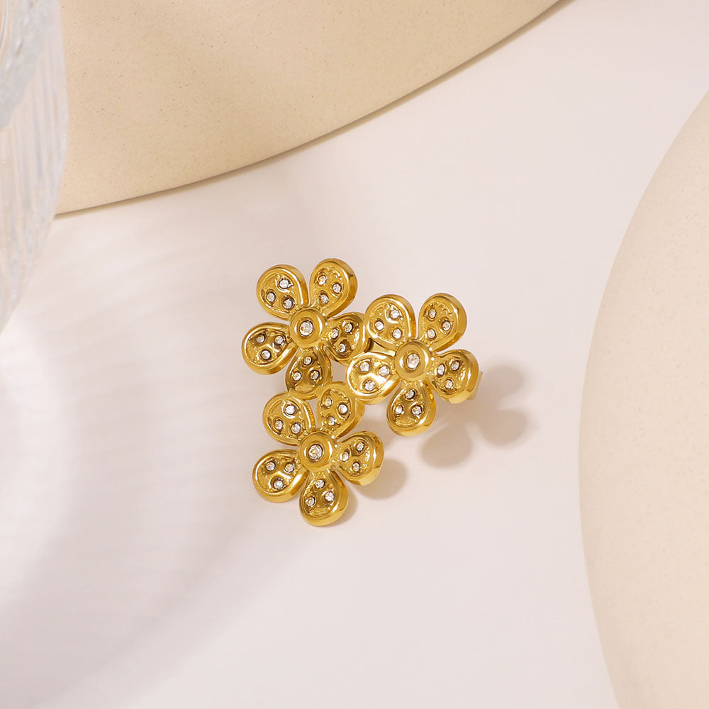 French Retro Style Micro-Inlaid Zircon Open Stainless Steel Ring Five-Petal Plum Blossom Large Ring For Women