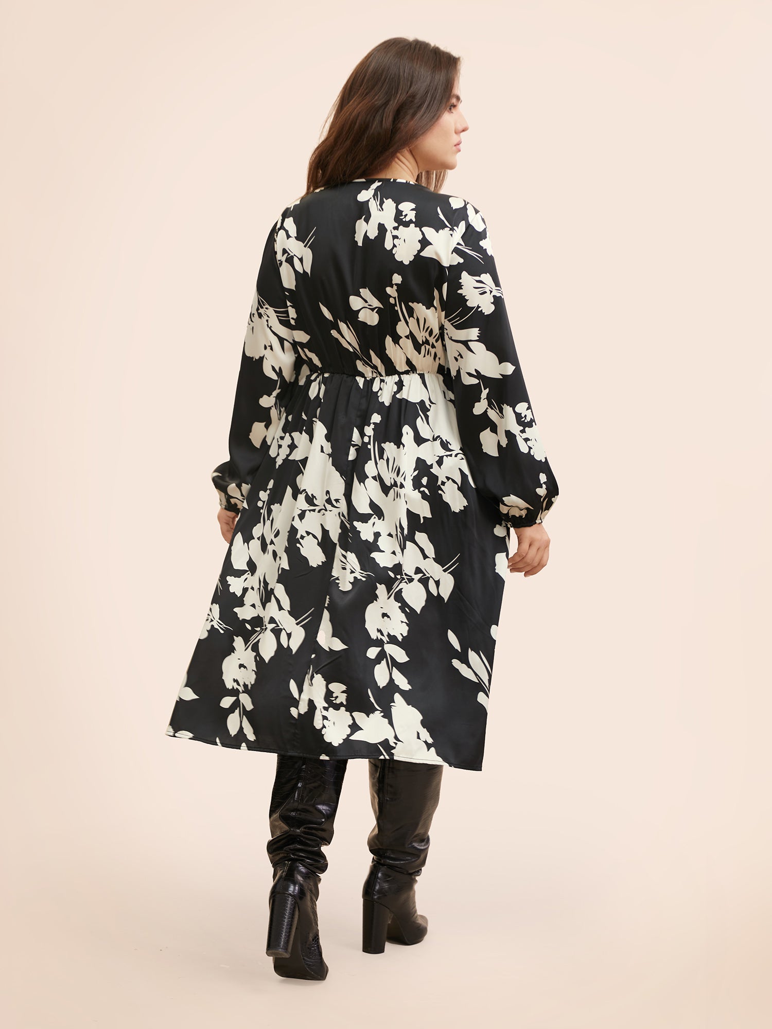 Overlap Collar Silhouette Floral Print Gathered Dress