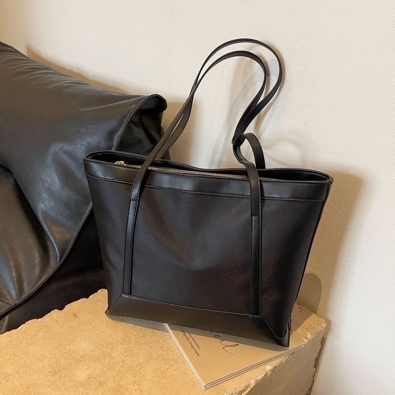 Women's Large Cloth Solid Color Classic Style Square Zipper Shoulder Bag