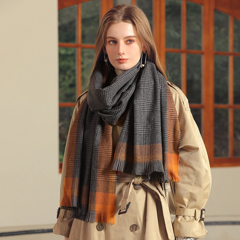 Women's Casual Minimalist Plaid Polyester Scarf