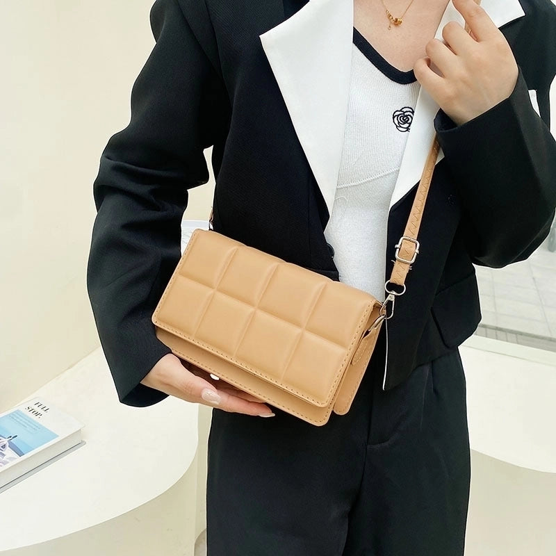 Women's Small Pu Leather Solid Color Streetwear Square Magnetic Buckle Crossbody Bag