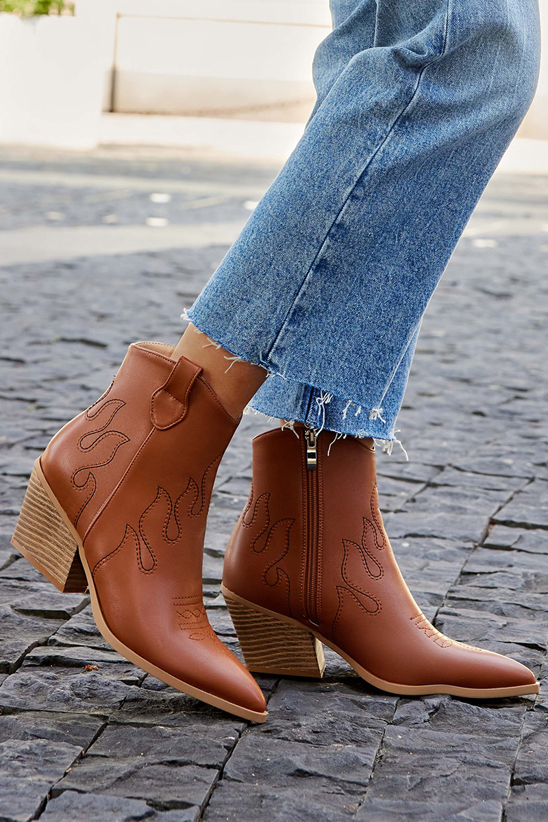 Stitching Pointed Toe Chunky Heels Cowgirl Ankle Boots