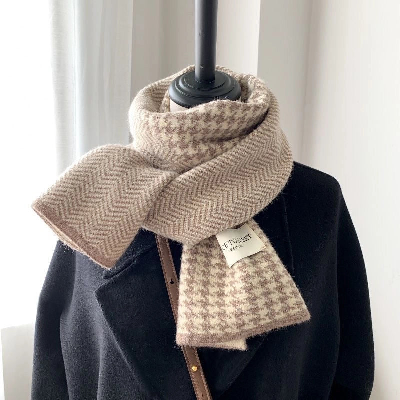 Women's Minimalist Stripe Cotton Scarf