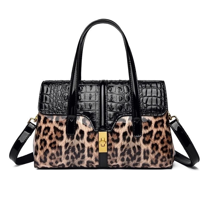 Women's Medium All Seasons Leather Vintage Style Handbag