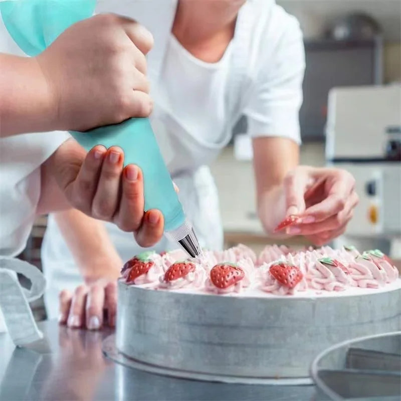 stainless steel decorating tip set cake.