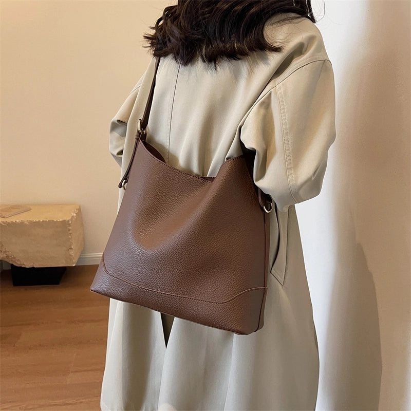 Women's Pu Leather Solid Color Basic Classic Style Streetwear Sewing Thread Square Magnetic Buckle Tote Bag
