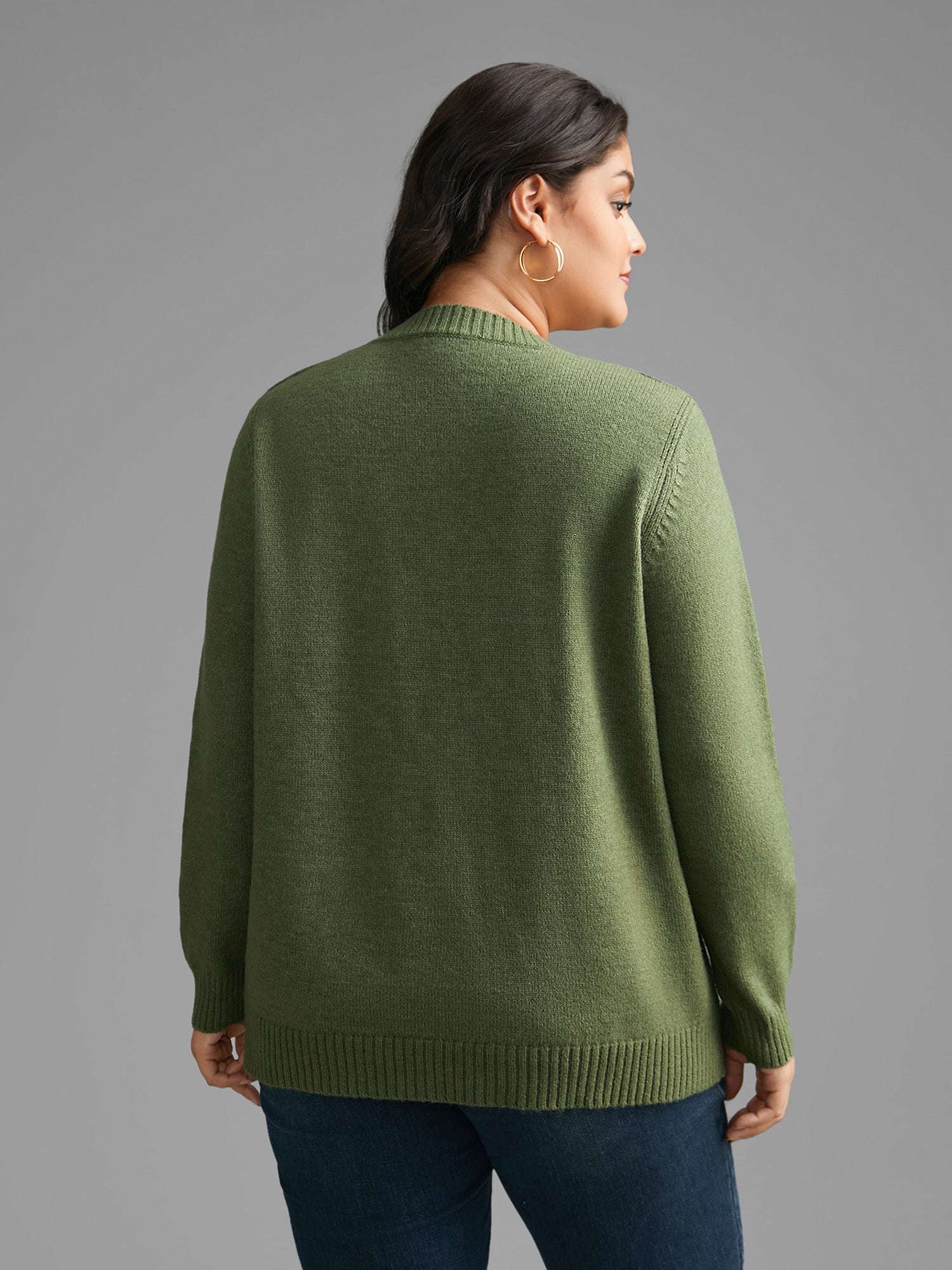 Plain Round Neck Patched Pocket Pullover