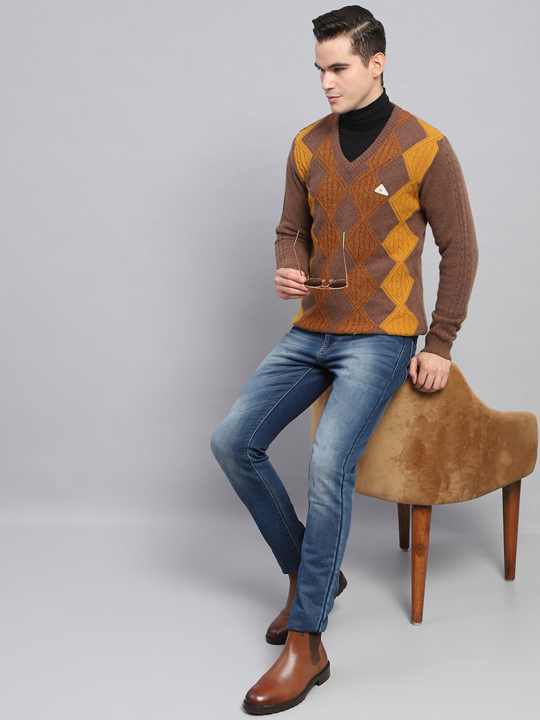 Men Brown Self Design V Neck Full Sleeve Pullover