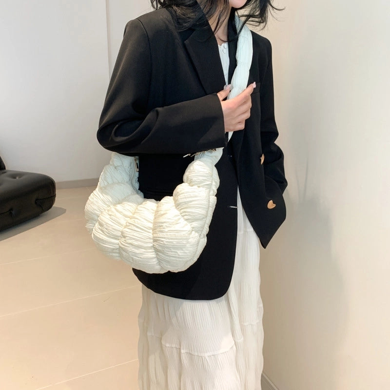 Women's Medium Nylon Solid Color Streetwear Zipper Cloud Shape Bag