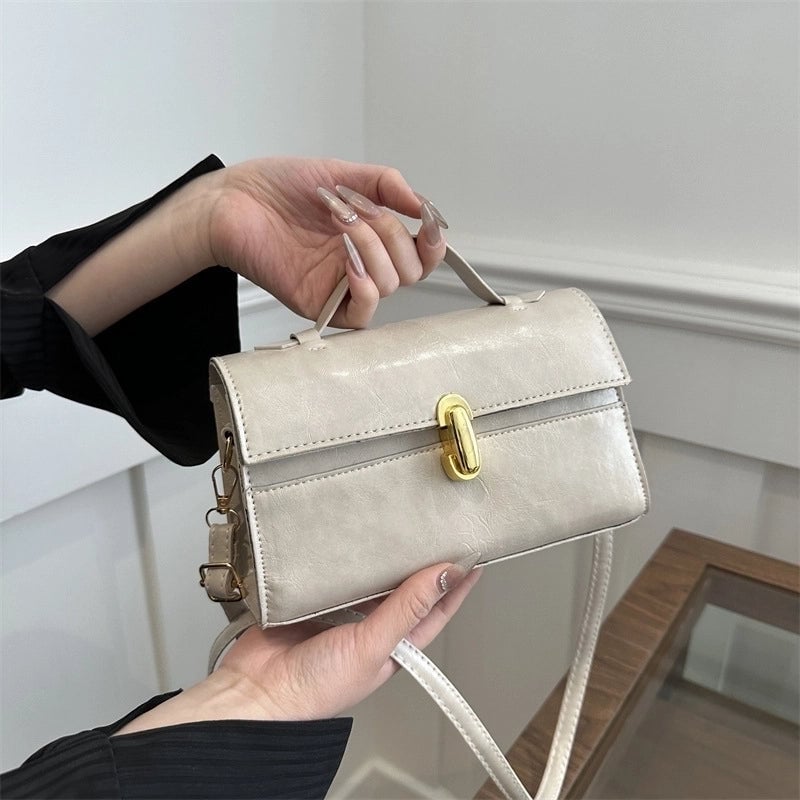 Women's Small Pu Leather Solid Color Vintage Style Streetwear Square Lock Clasp Crossbody Bag