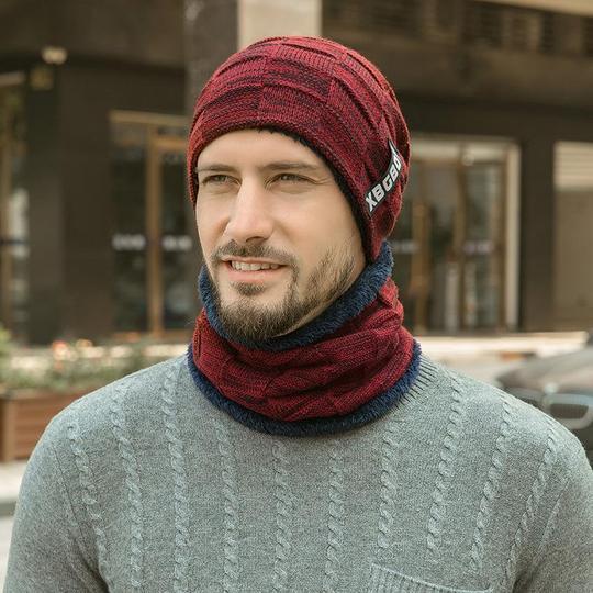 Ensemble bonnet et écharpe en tricot chaud