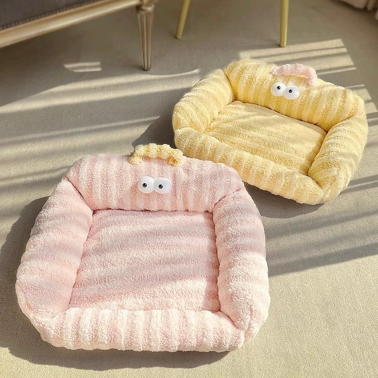 Big Eye Striped Dog Cat Bed