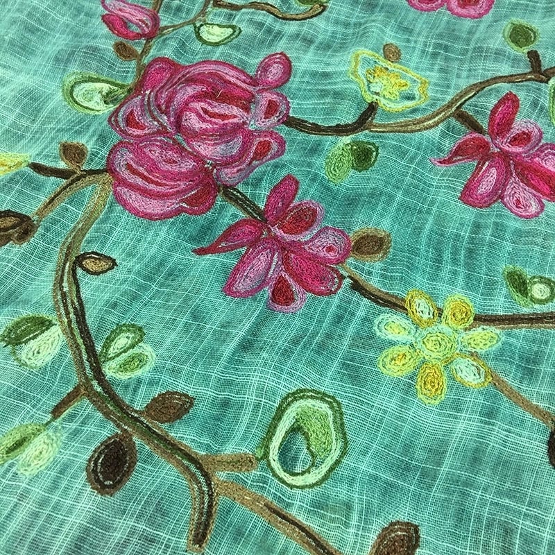 Women's Minimalist Leaves Solid Color Flower Cotton And Linen Embroidery Tassel Scarf Shawl