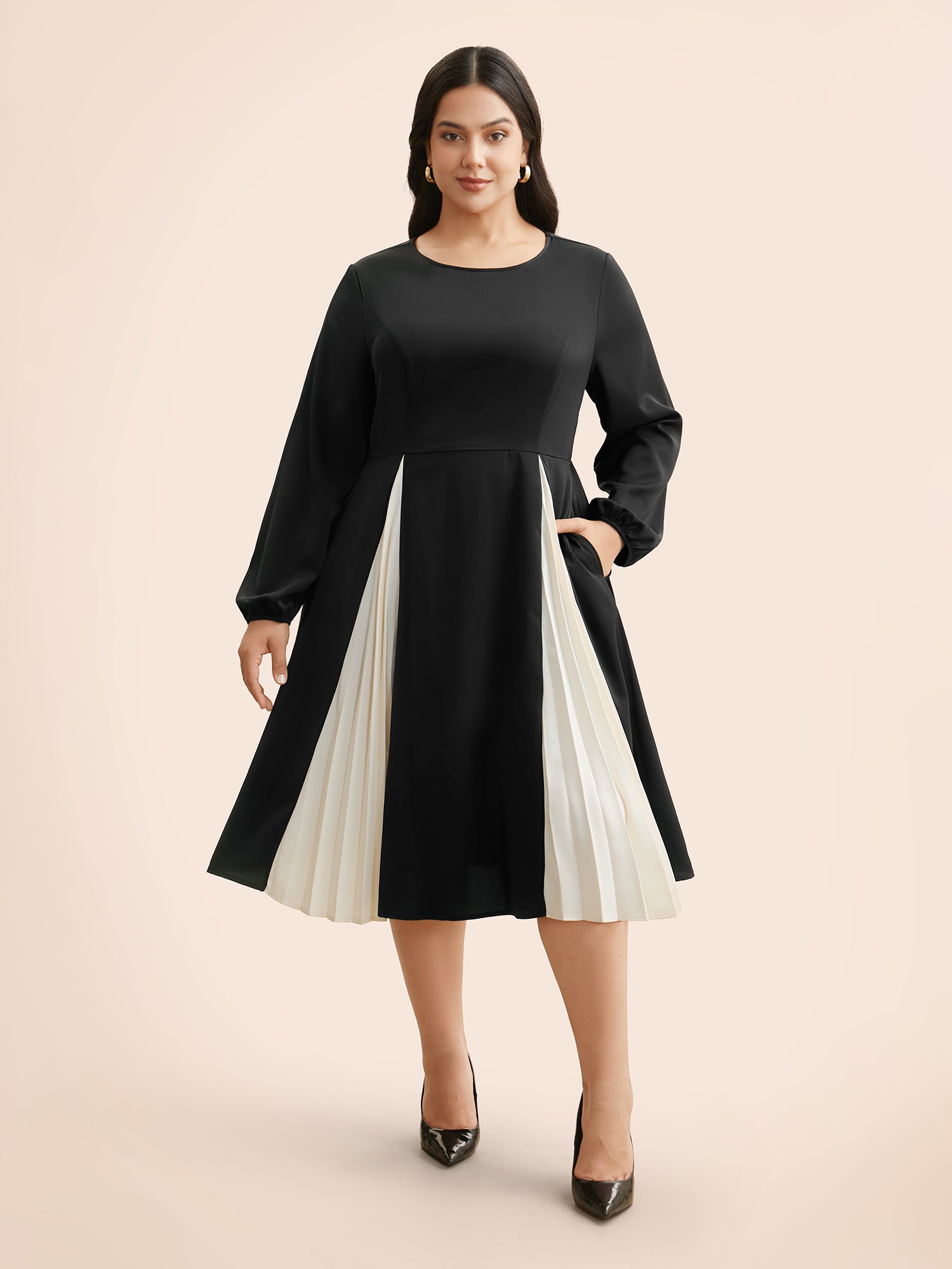 Crew Neck Contrast Pleated Dress