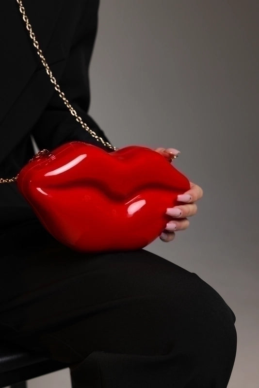 Women's Small Pu Leather Lips Fashion Profiled Zipper Chain Bag