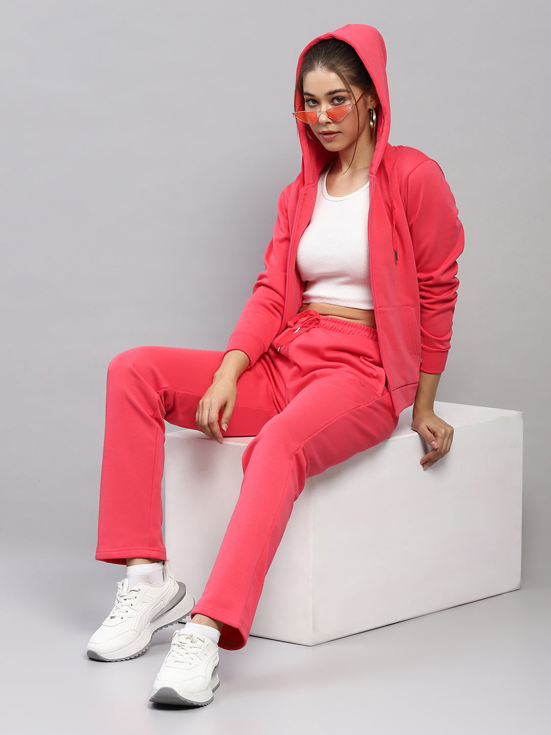 Women Red Solid Hooded Full Sleeve Tracksuit