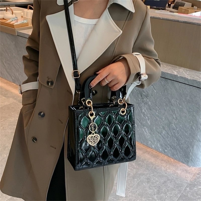 Women's Medium Pu Leather Lingge Fashion Square Zipper Crossbody Bag