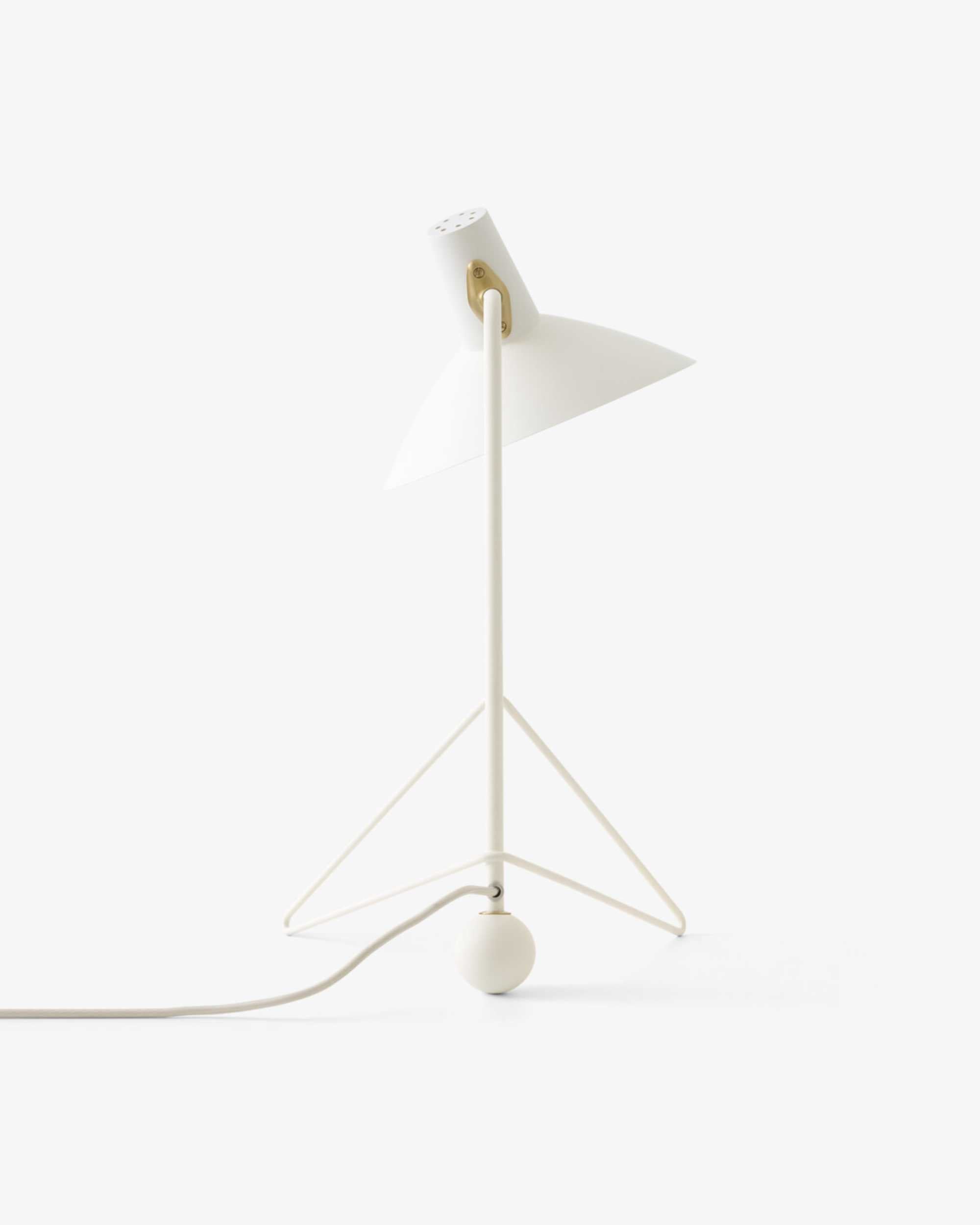 Tradition Tripod HM9 table lamp