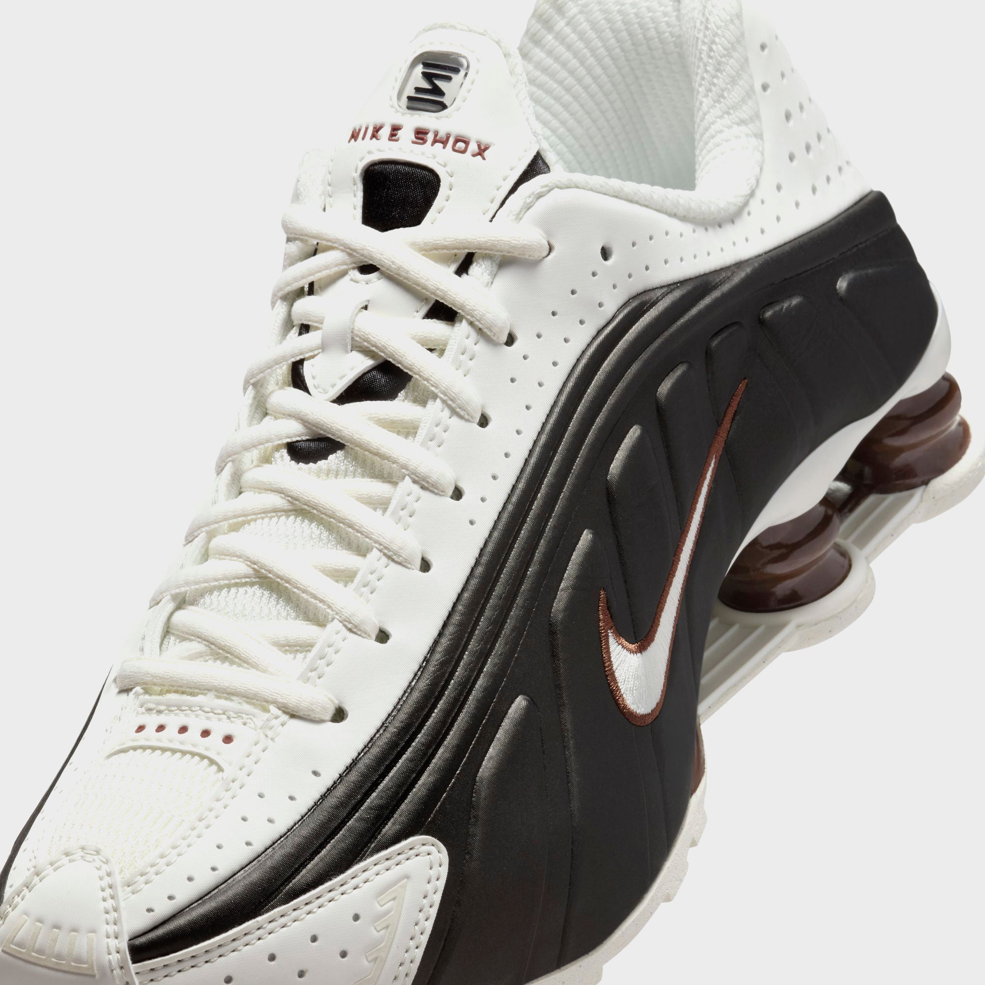 Nike WMNS Shox R4  - Sail / Black / Fauna Brown / Sail
