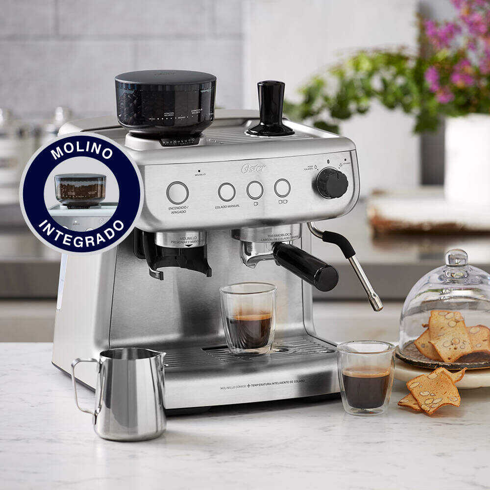 Cafetera espresso Oster® Perfect Brew 15 bar molinillo incorporado BVSTEM7300