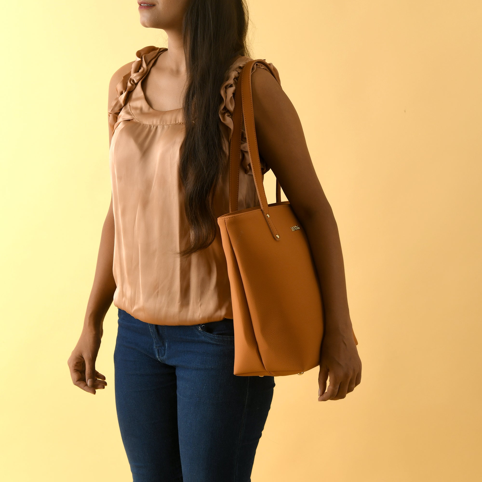 Era Vegan Leather Tote- Tan Brown