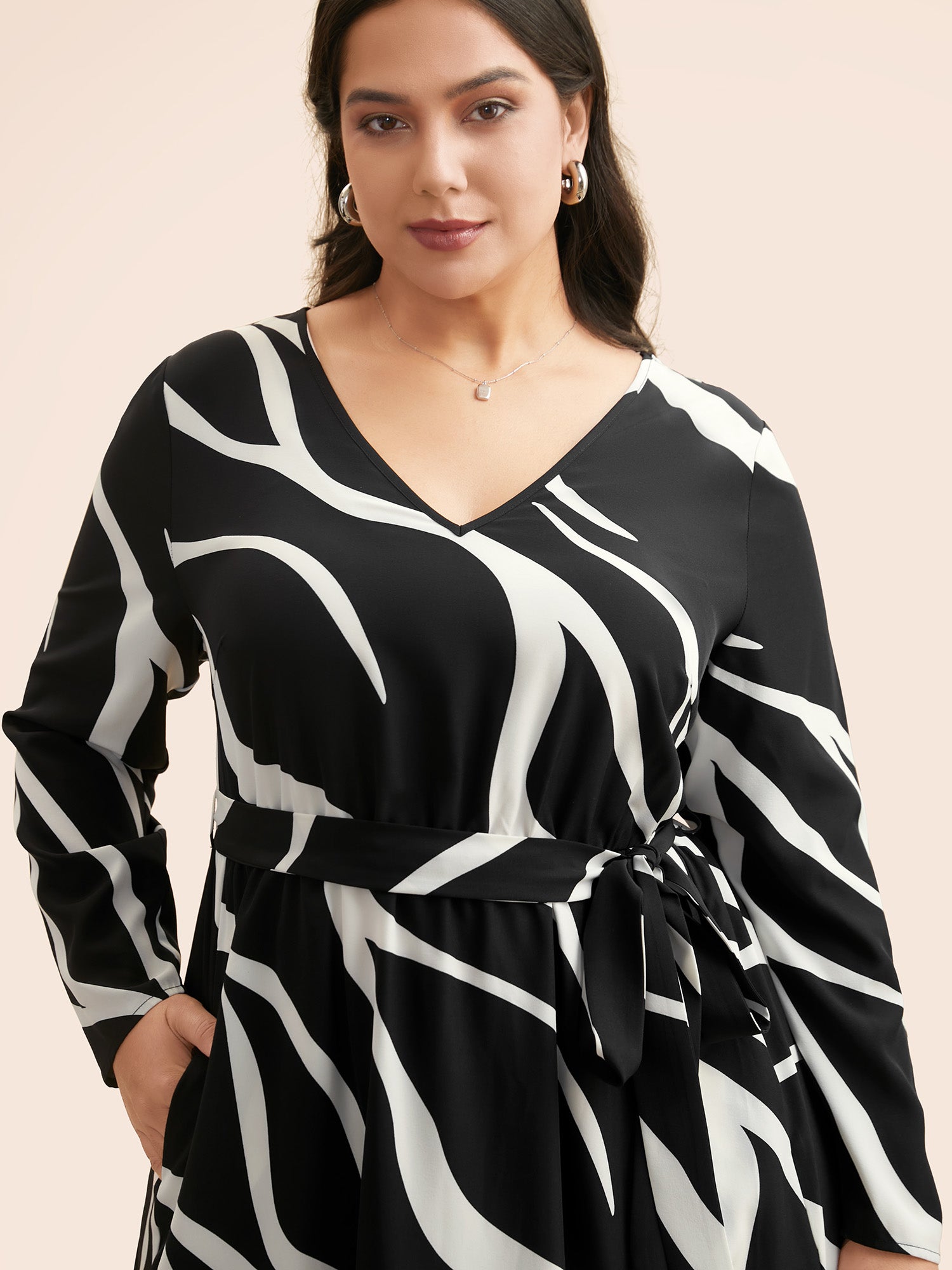 V Neck Geometric Belted Dress