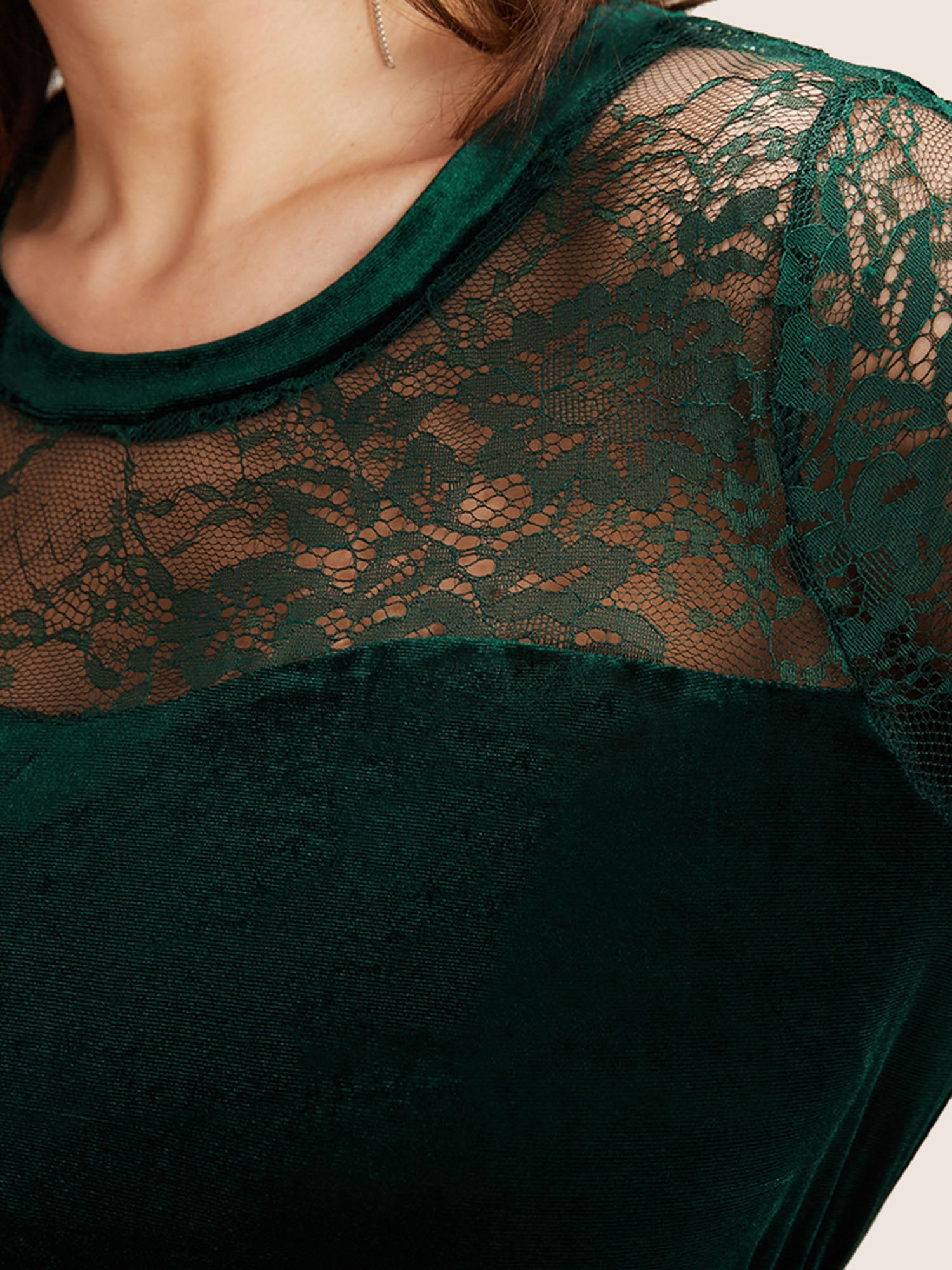 Solid Contrast Lace Pocket Round Neck Velvet Dress