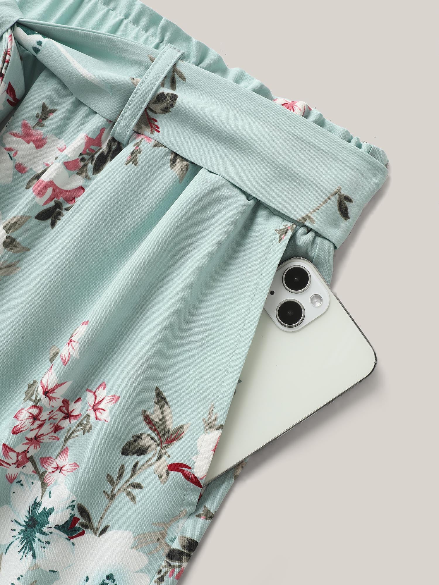 Fresh Floral Print Belted Shorts