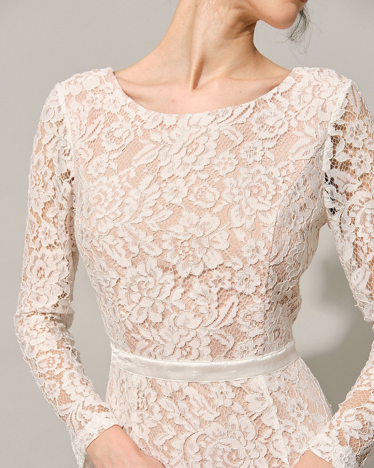 The White Lace Long Sleeve Backless Maxi Dress